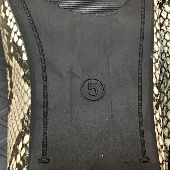 Trary For Life Tan Snake Scales Print Bow Tassel Slip On Ballet Flats Size 5 - Picture 8 of 9